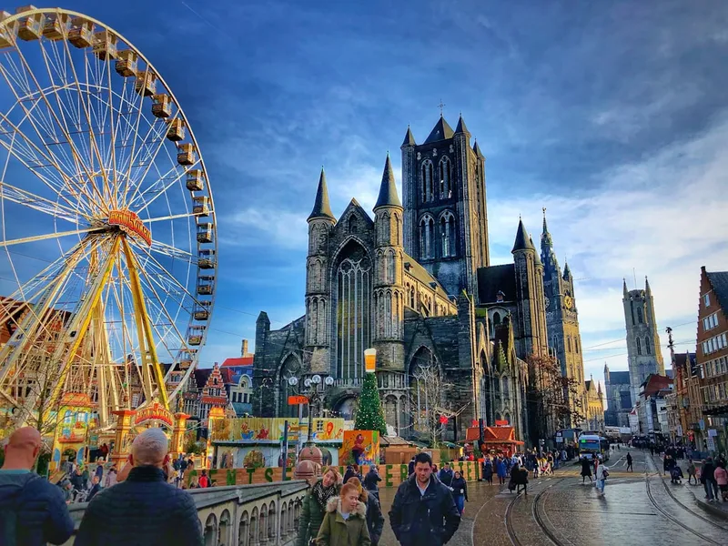 België